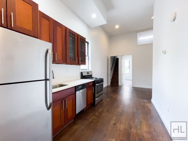 Building Photo - FRANKLIN AVENUE / Spacious Crown Heights S...