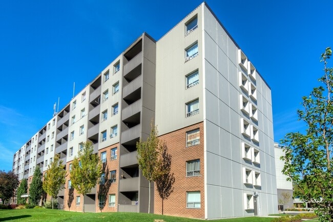 Building Photo - Platts Crossing