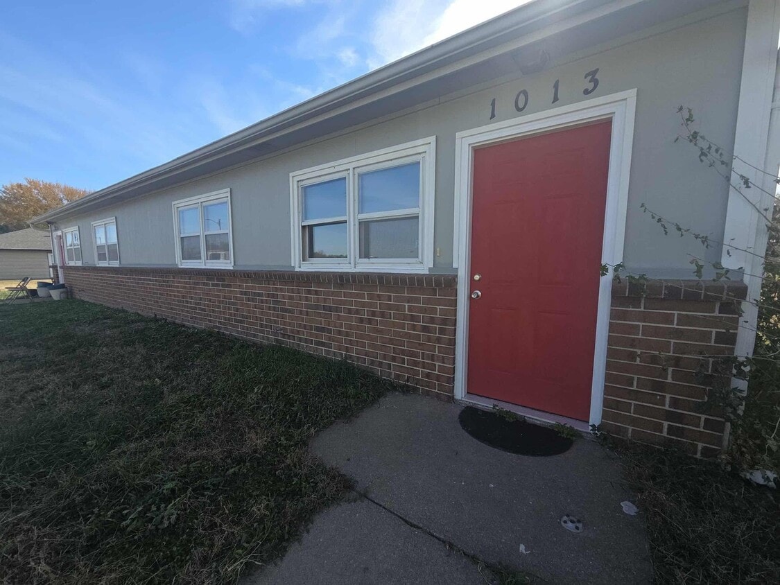 Foto principal - Updated duplex for rent!