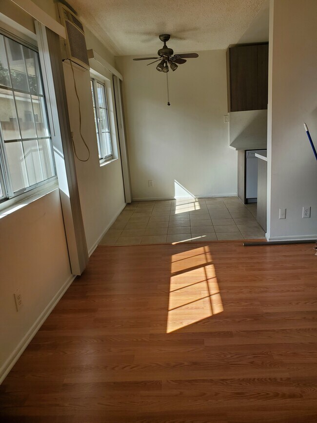 Building Photo - 1128 Raymond Ave