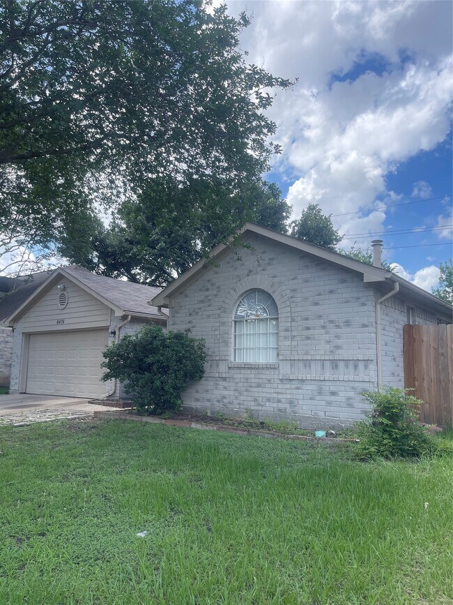 Foto del edificio - 6406 Bayou Crest Dr