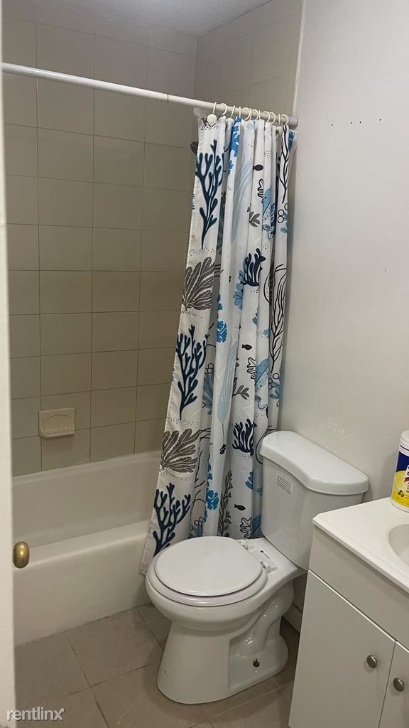 Building Photo - 2 br, 1.5 bath Condo - East Meadow Condomi...