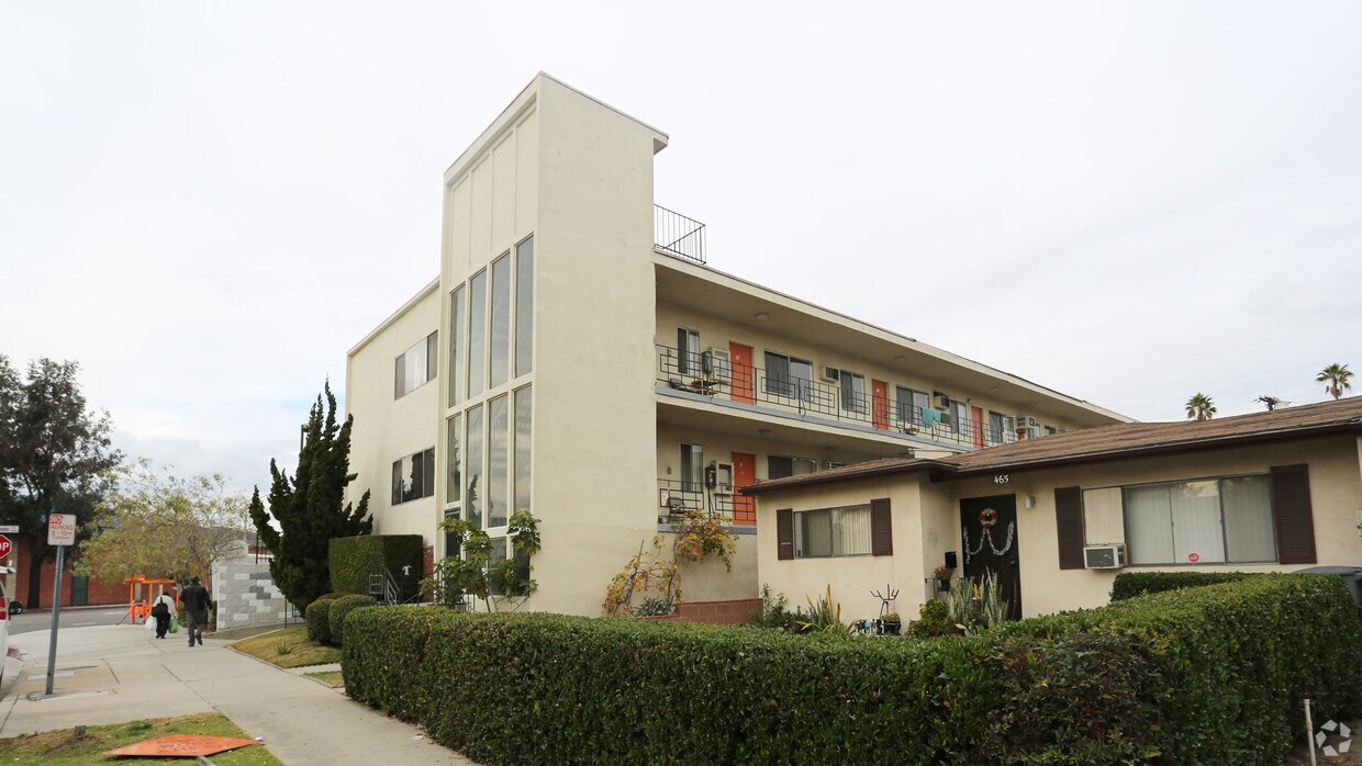 Building Photo - 469 W Windsor Rd
