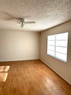 Building Photo - Great Location! 4/2 For Rent