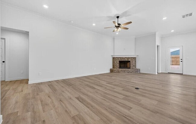 Foto del edificio - 619 E 16th St