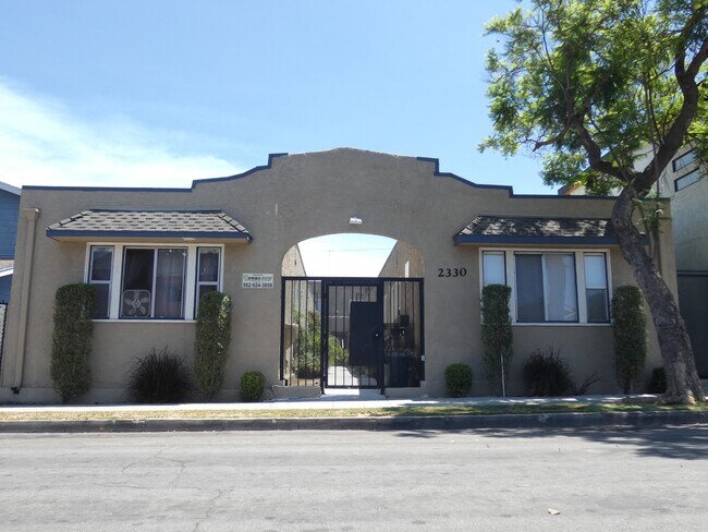 Building Photo - 2330 Locust Ave
