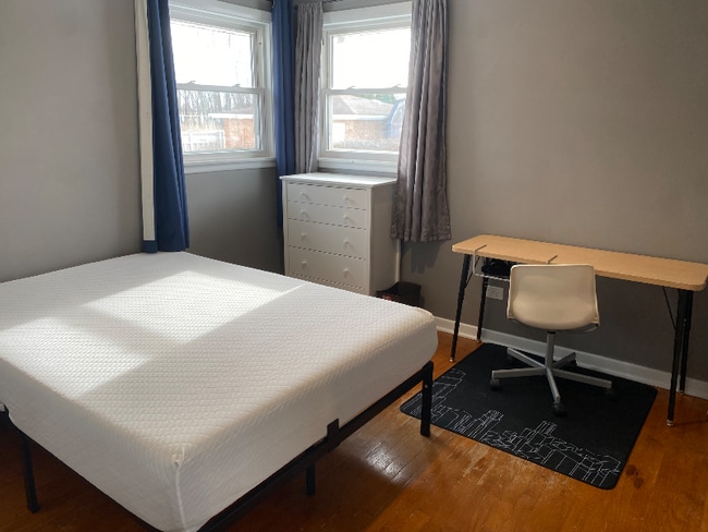 Foto del edificio - 8409 W Roseview Dr