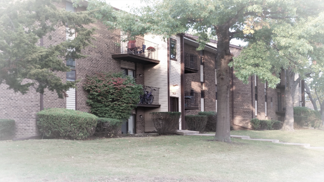 Building Photo - 7640 Cherryvale N Blvd