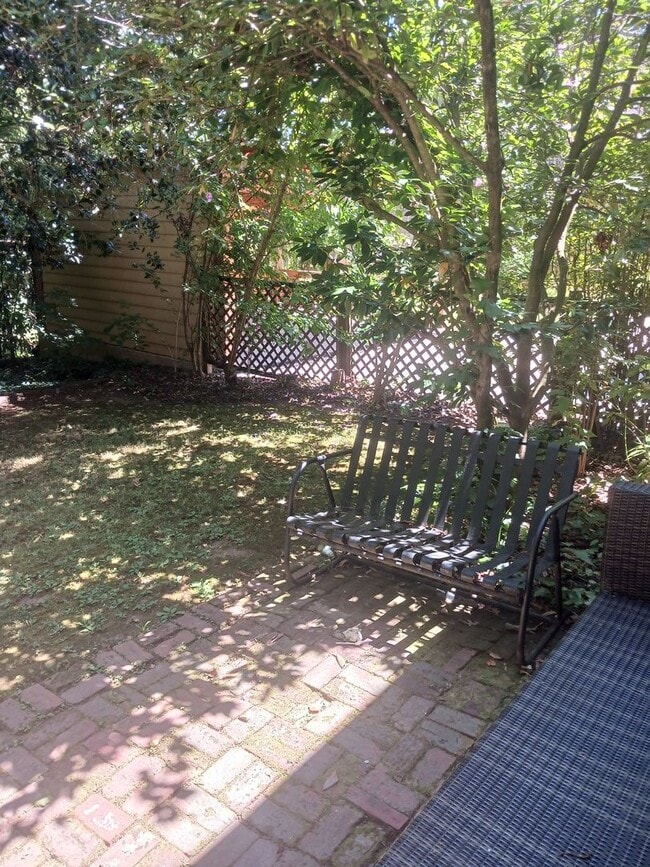 Foto del edificio - 996 Amsterdam Ave NE