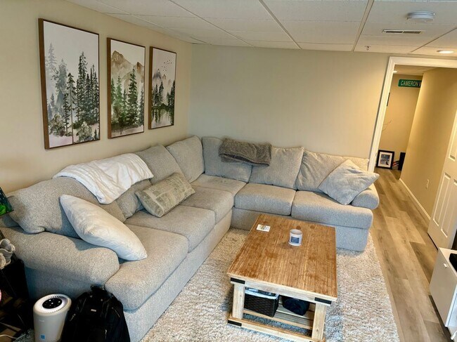 Building Photo - 132 Karatzas Ave