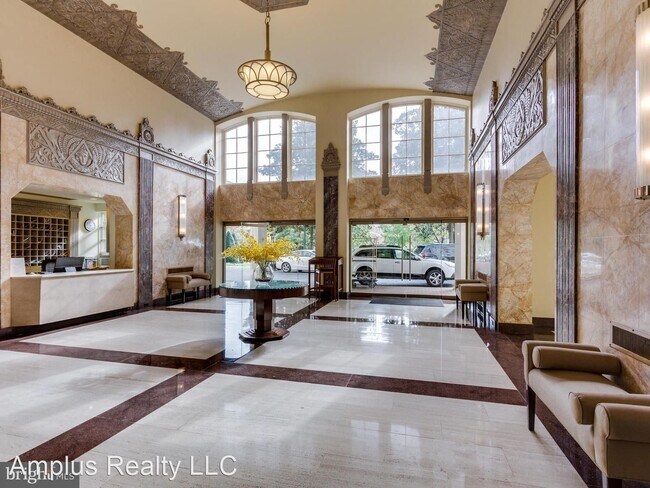 Building Photo - 2737 Devonshire Pl NW