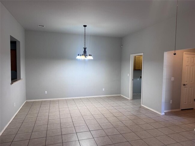 Building Photo - 2525 W Oklahoma Ave