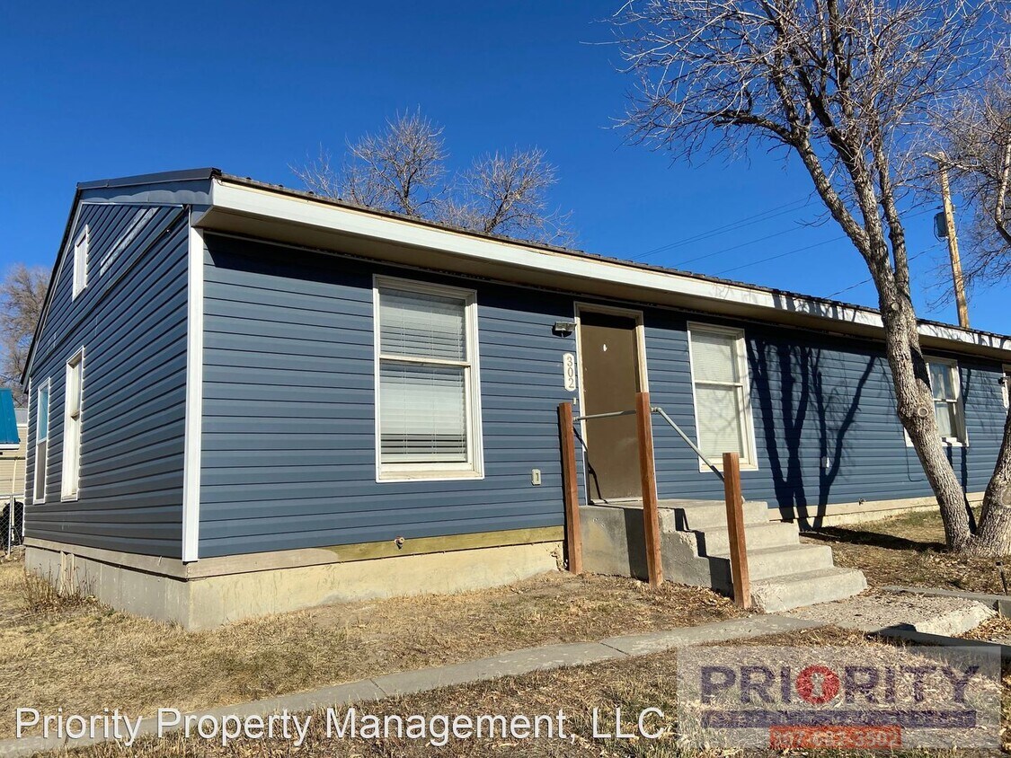 Primary Photo - 2 br, 1 bath House - 302 E Converse St