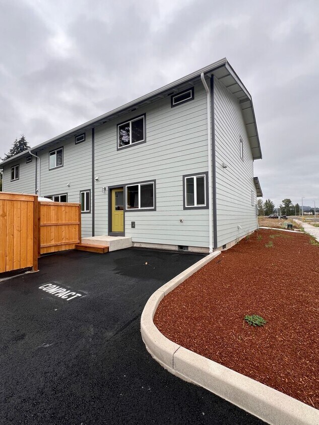 Foto principal - $500 Off Move in Costs!!