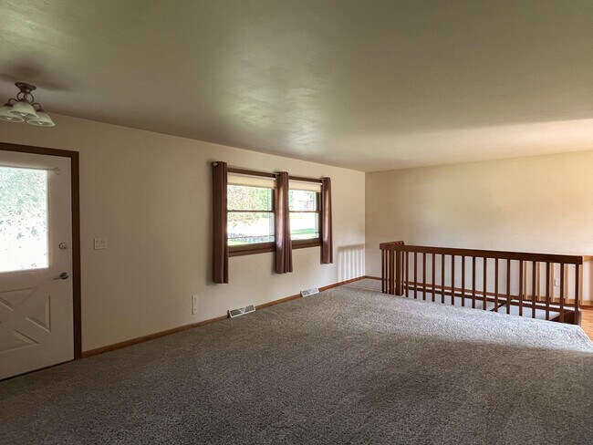 Building Photo - 1829 Walmer Ln