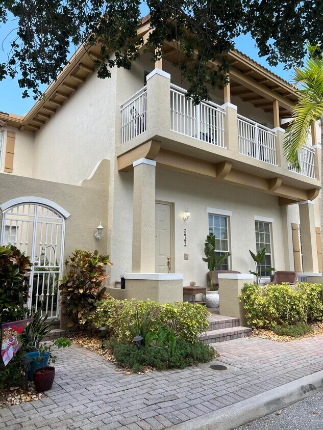 617 NW 25th Ave, Boynton Beach, FL 33426 Townhome Rentals in Boynton