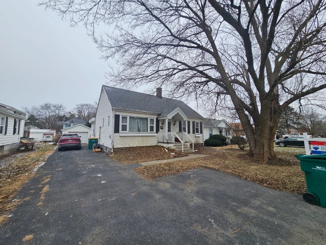 Building Photo - 15316 S Corbin St