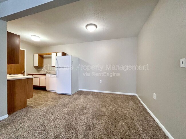 Foto del edificio - 587 W Randall St
