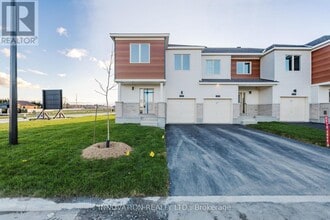 Building Photo - 101 Tonic Cres Building Photo - 101 Tonic Cres