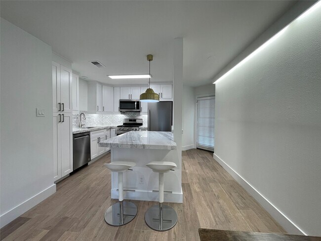 Foto del edificio - 614 Kipling St