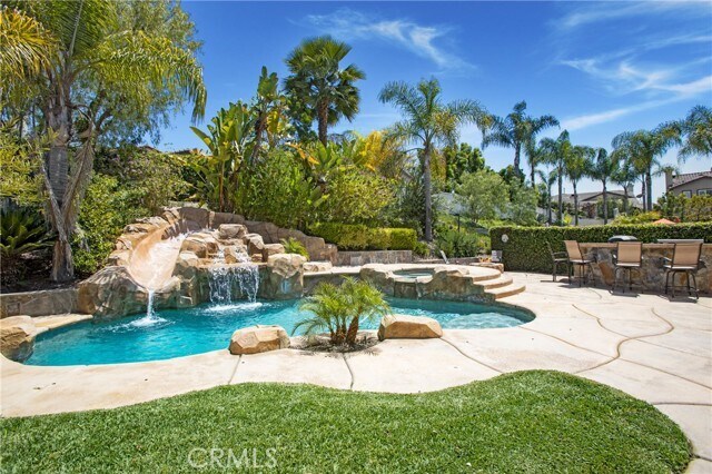 Foto del edificio - 12 Douglass Dr