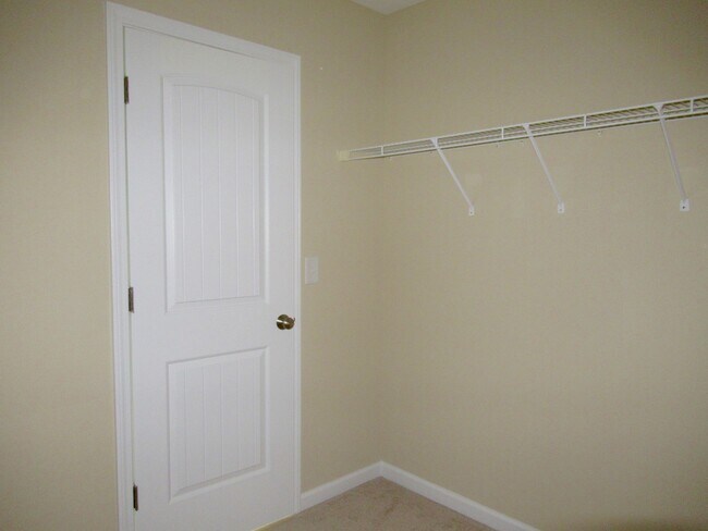 Foto del edificio - Three Bedroom Townhome in Richlands Close to Everything!!