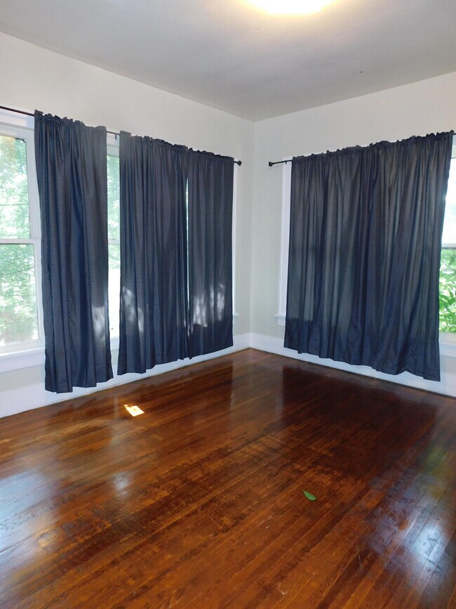 Foto del edificio - 3305 Creswell Ave
