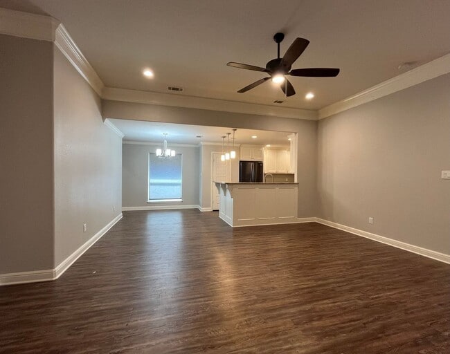 Building Photo - 5429 Meadow Ridge Dr