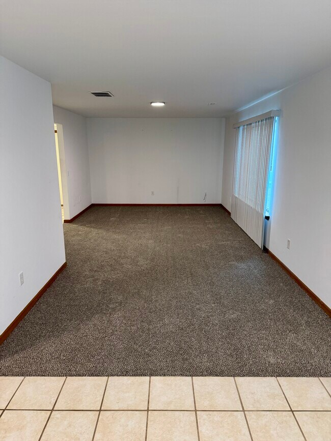 Foto del edificio - 1155 Maple St