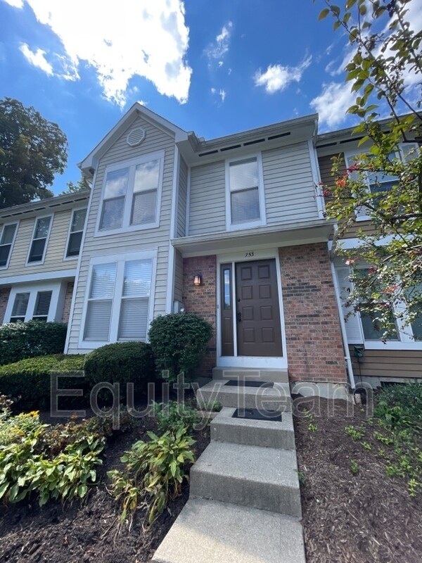 Primary Photo - 753 Woodlyn Dr S