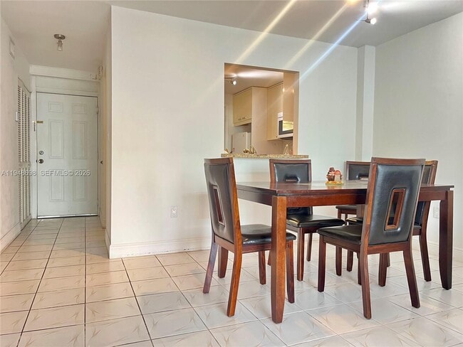 Foto del edificio - 3551 NE 169th St