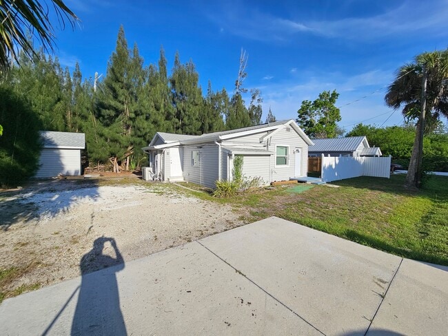 Building Photo - 4310 Garden Rd