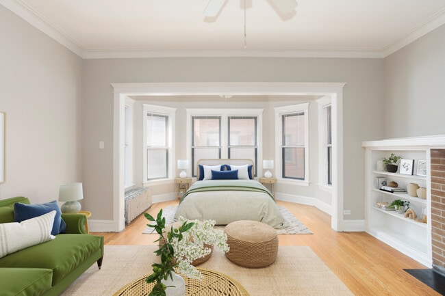 Building Photo - 1576 Oak