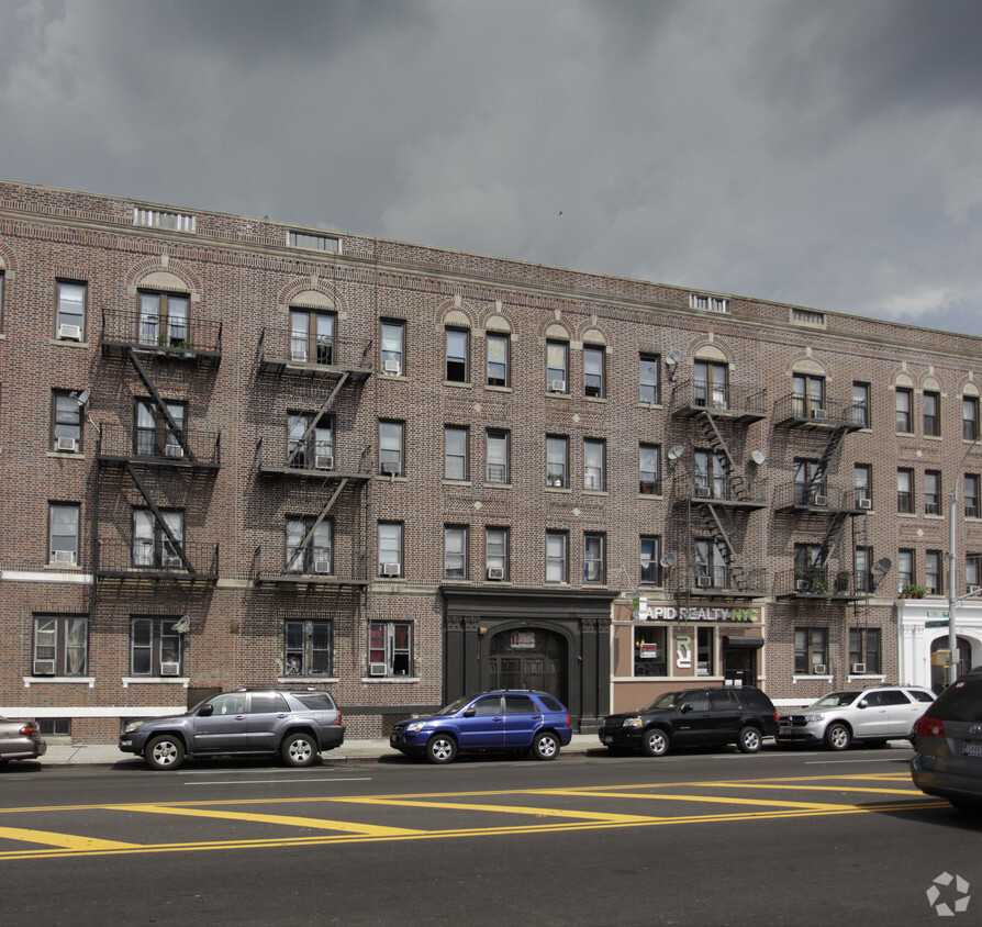 Foto principal - 146-17 Hillside Ave