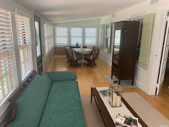 Foto del edificio - 2490 Bray Ave