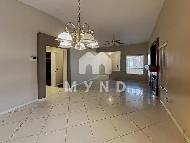 Foto del edificio - 7829 Morning Flower Ln