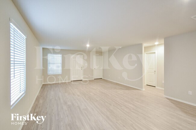 Building Photo - 10815 Giacconi Dr