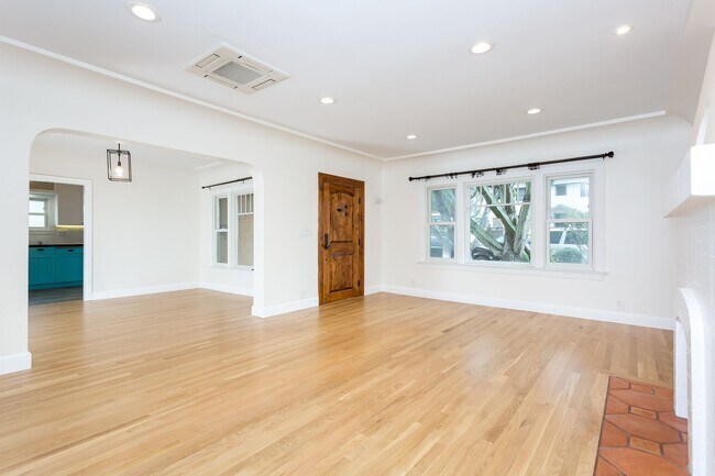 Foto del edificio - 3407-3411 33rd Street