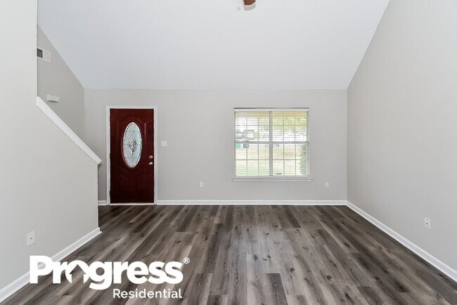 Building Photo - 7313 Roundtable Dr