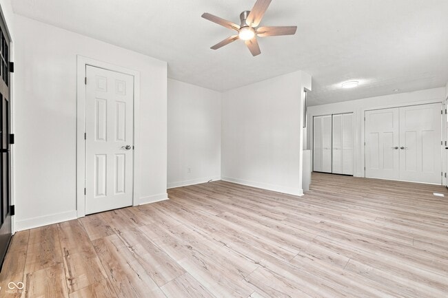 Building Photo - 3660 N Sadlier Dr