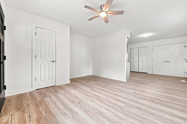 Foto del edificio - 3660 N Sadlier Dr
