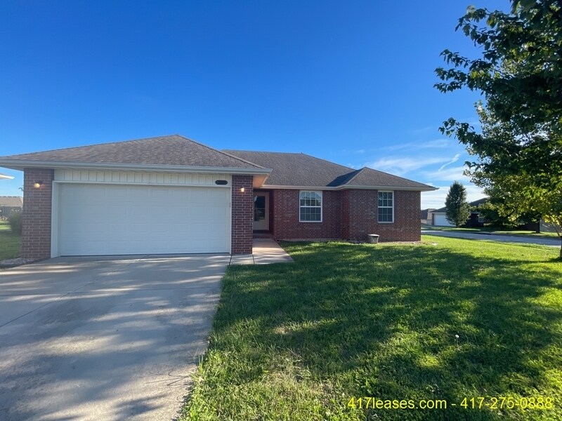 Foto principal - 1908 Overland Dr