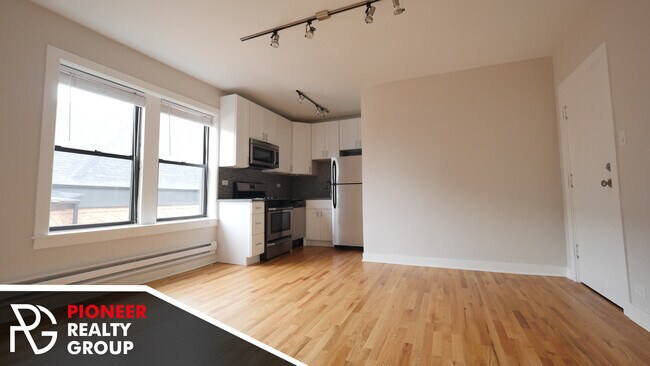 Foto del edificio - 2430 N Kedzie Blvd