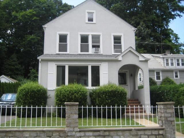 Primary Photo - 68 Summers St
