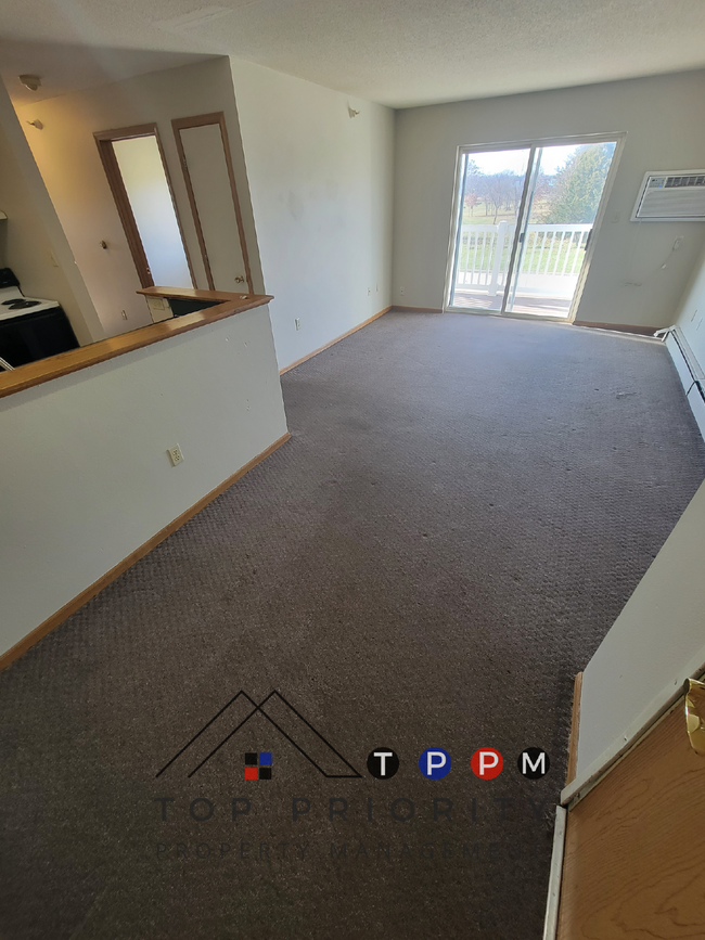 Building Photo - ** SPRING MOVE IN SPECIAL ** 2 Bedroom | 1...