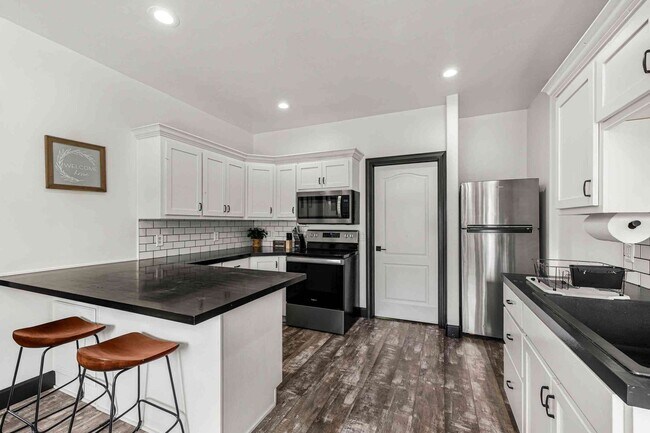 Foto del edificio - 304 Palomino Dr