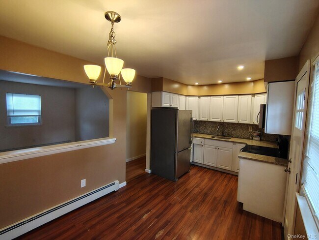 Foto del edificio - 122 W 1st St