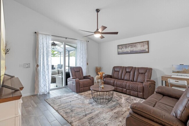 Foto del edificio - 15730 Bay Vista Dr