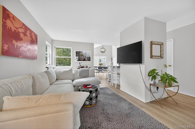 Building Photo - 22 8th St