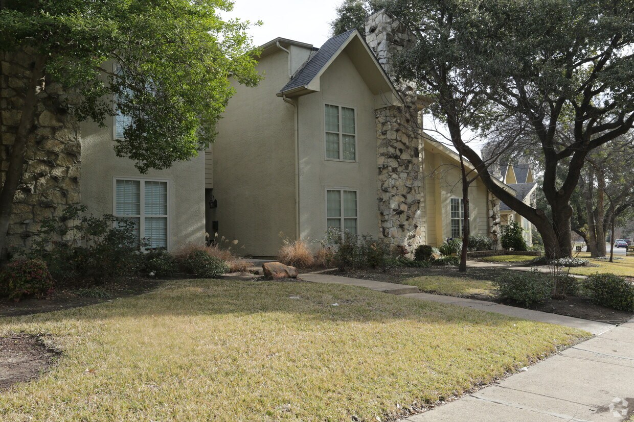 Timberleaf Townhomes Apartments in Dallas, TX